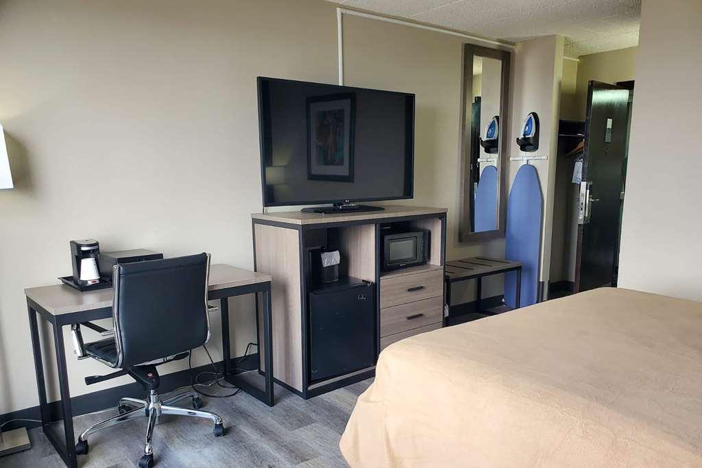 Super 8 By Wyndham Laredo Quarto foto