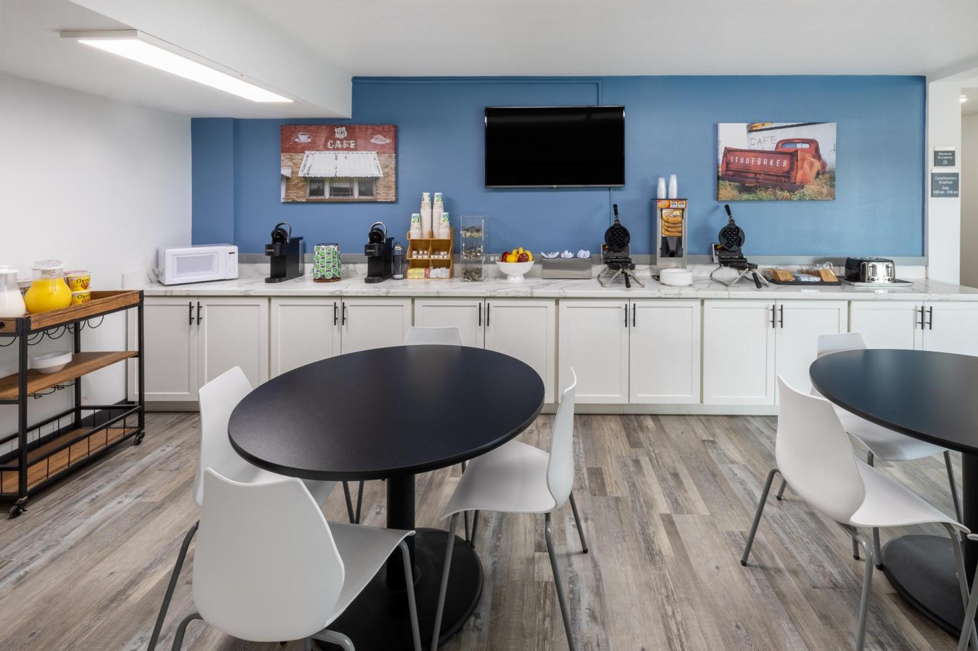 Super 8 By Wyndham Laredo Exterior foto